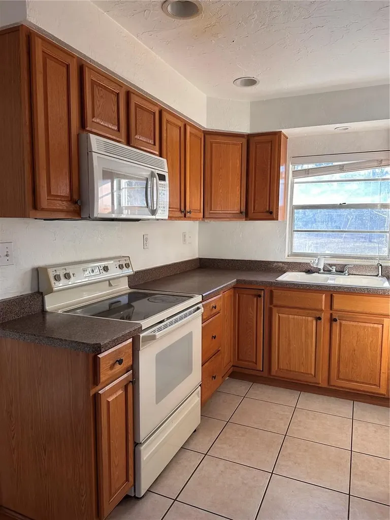 4607 7th Avenue W Bradenton FL 34209