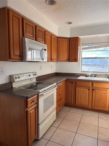 4607 7th Avenue W Bradenton FL 34209