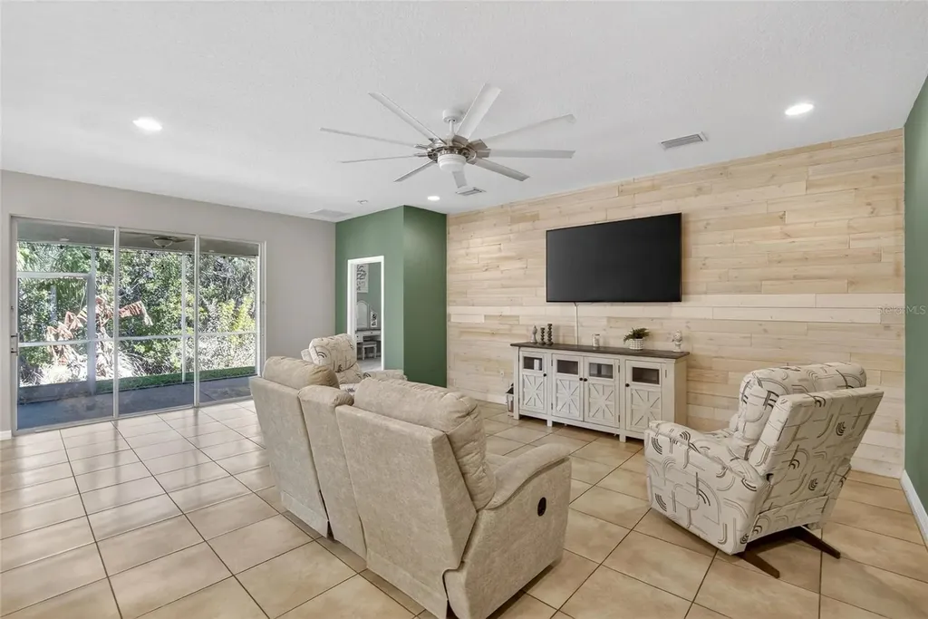2819 Holly Bluff Court Plant City FL 33566