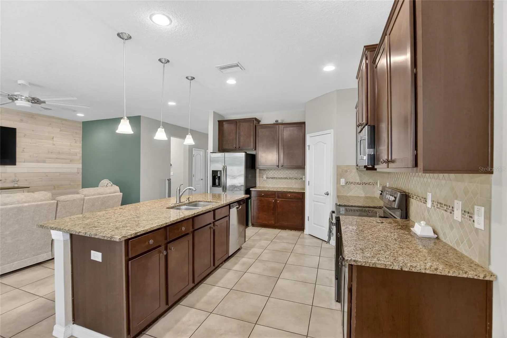 2819 Holly Bluff Court Plant City FL 33566