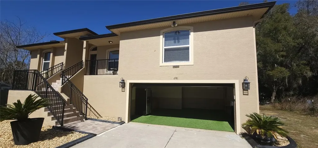 690 W Lisbon Parkway Deland FL 32720