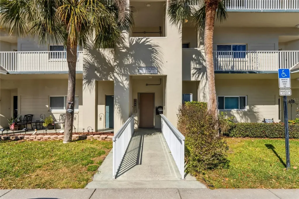 2210 Utopian Drive E Clearwater FL 33763