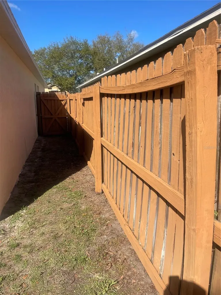 12824 Kings Lake Drive Gibsonton FL 33534