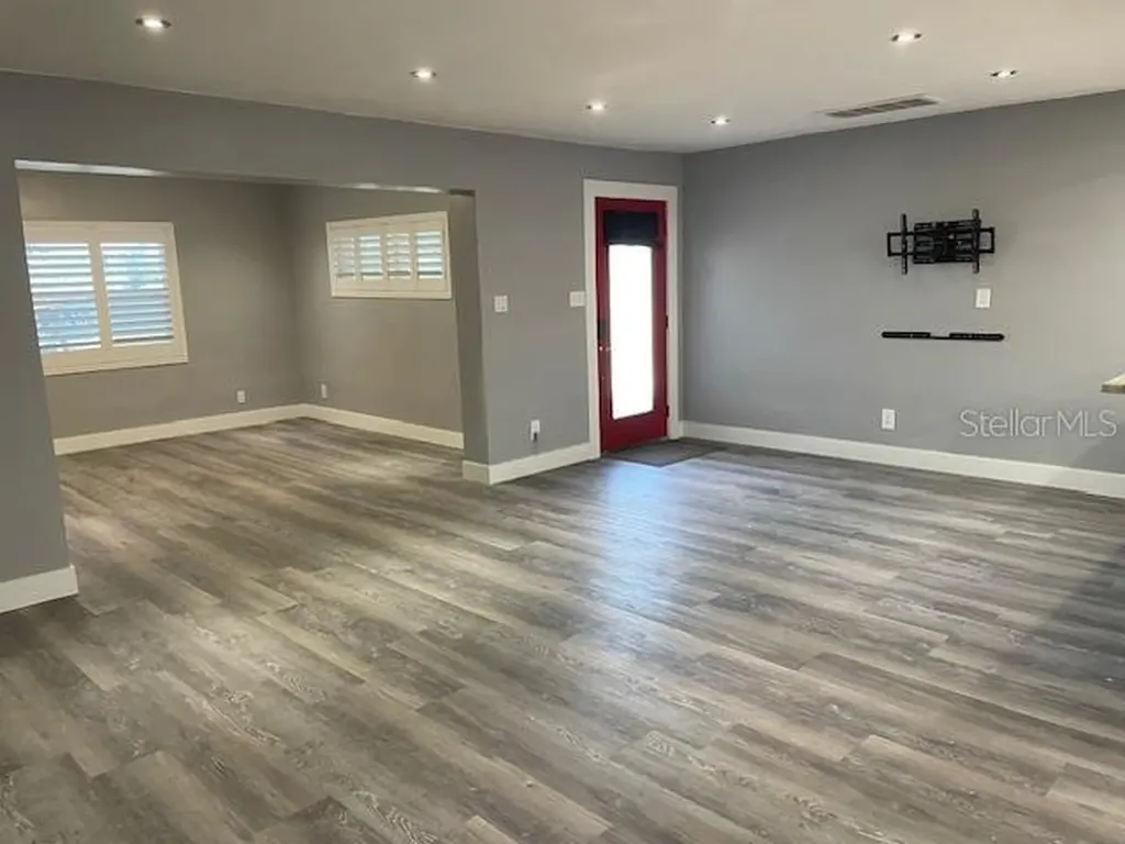 2950 Pallanza Drive S St Petersburg FL 33701
