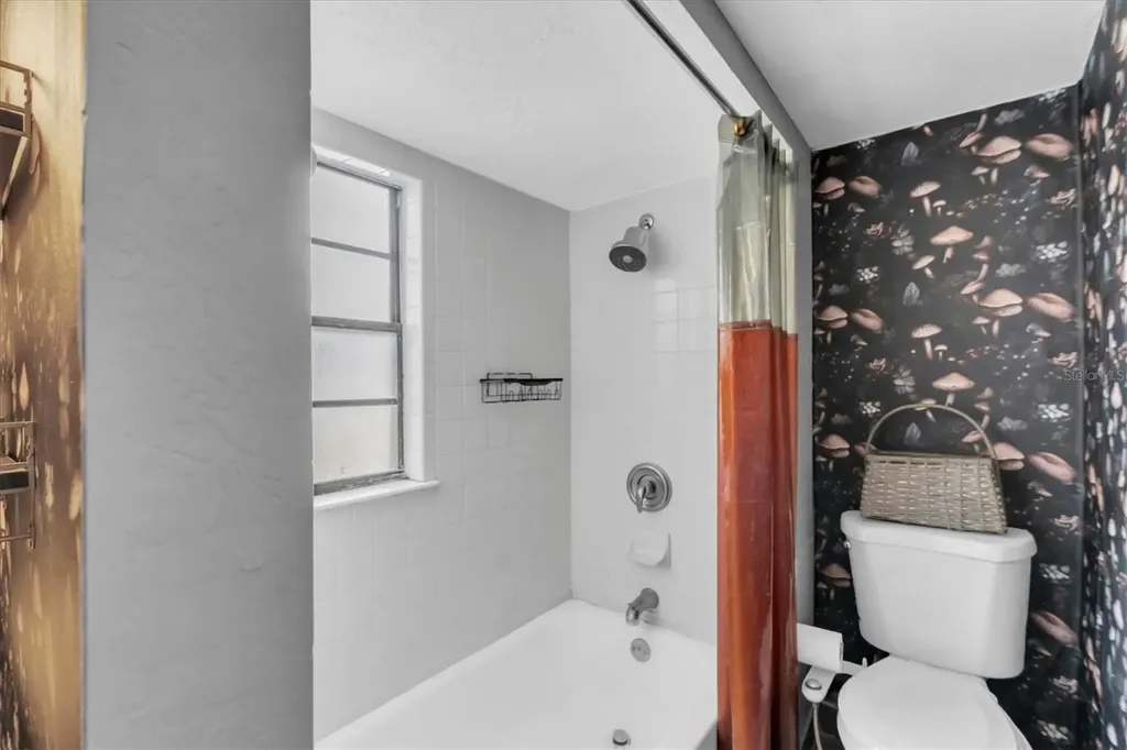 5107 37th Street N St Petersburg FL 33714