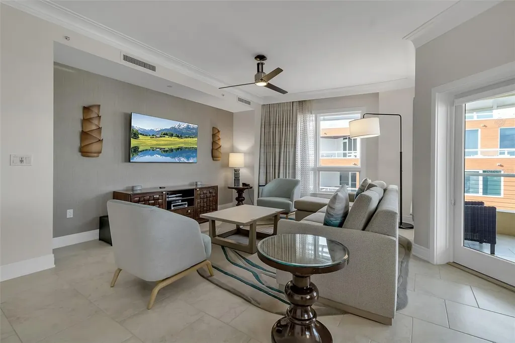915 Seaside Drive Sarasota FL 34242