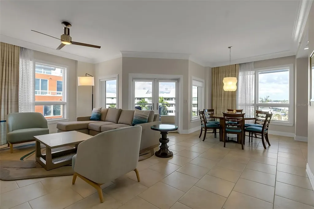 915 Seaside Drive Sarasota FL 34242