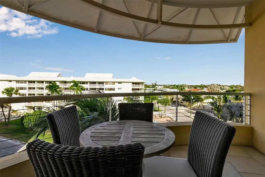915 Seaside Drive Sarasota FL 34242