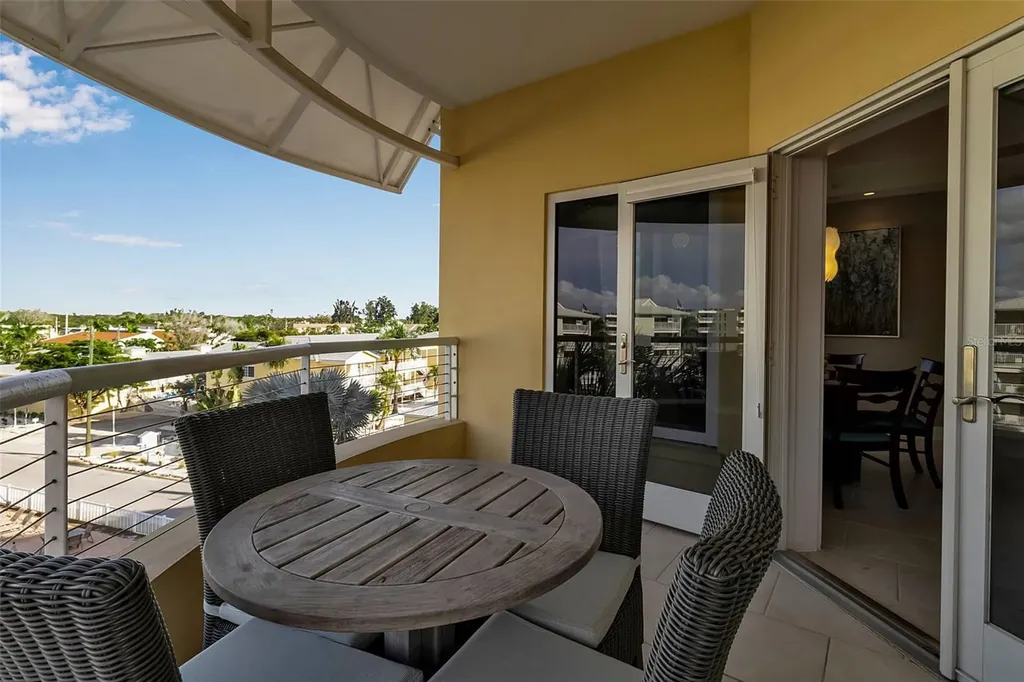 915 Seaside Drive Sarasota FL 34242