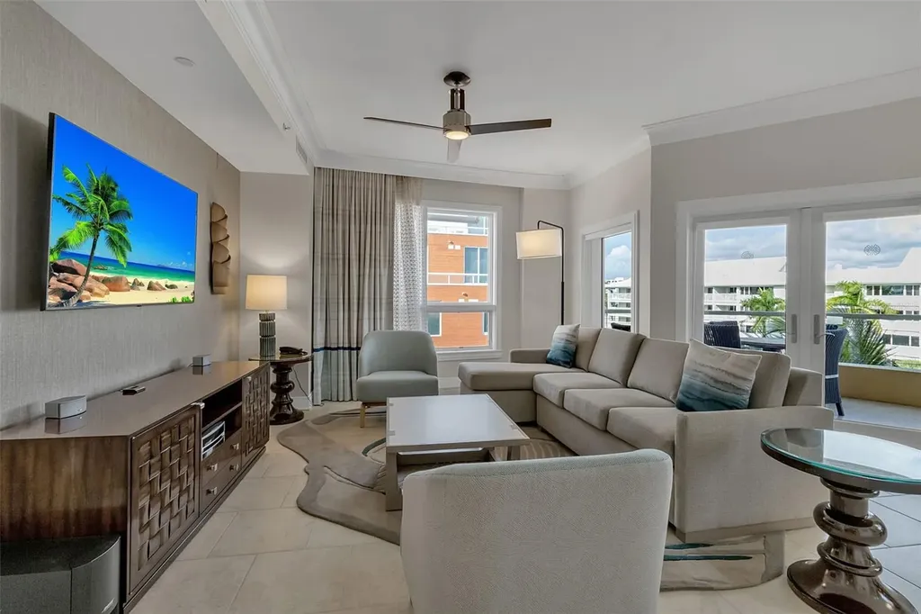 915 Seaside Drive Sarasota FL 34242