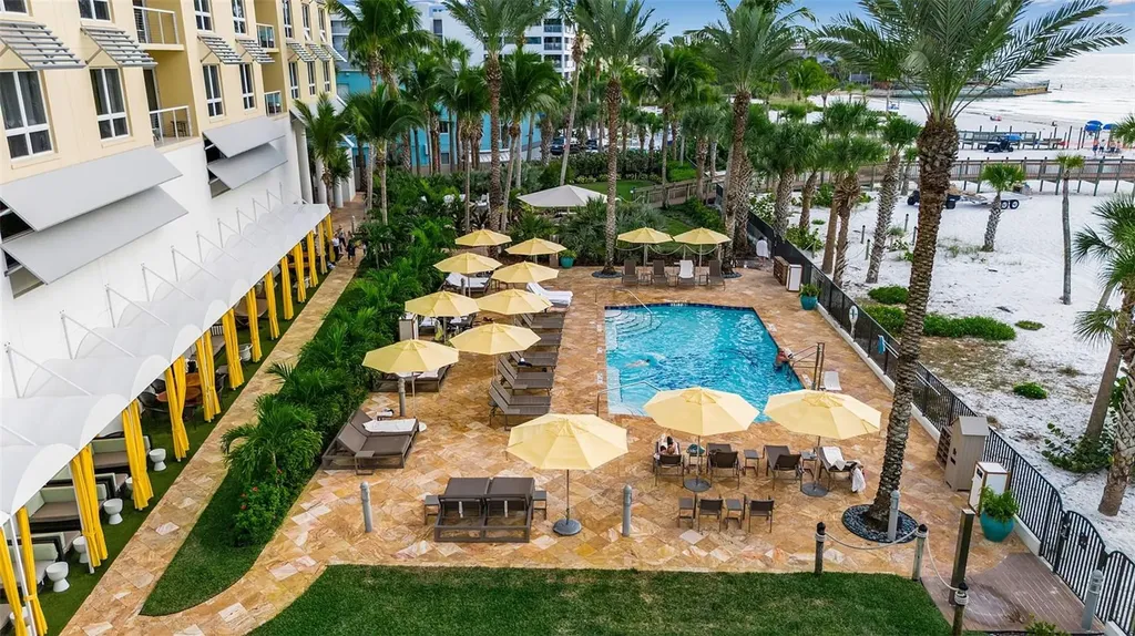 915 Seaside Drive Sarasota FL 34242