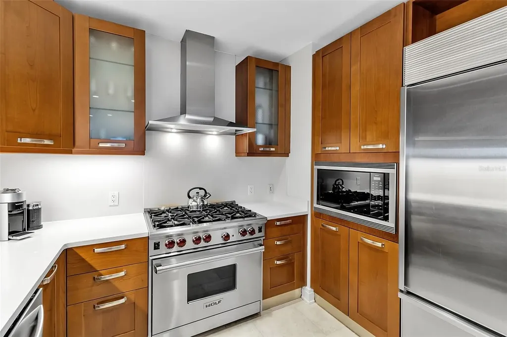 915 Seaside Drive Sarasota FL 34242