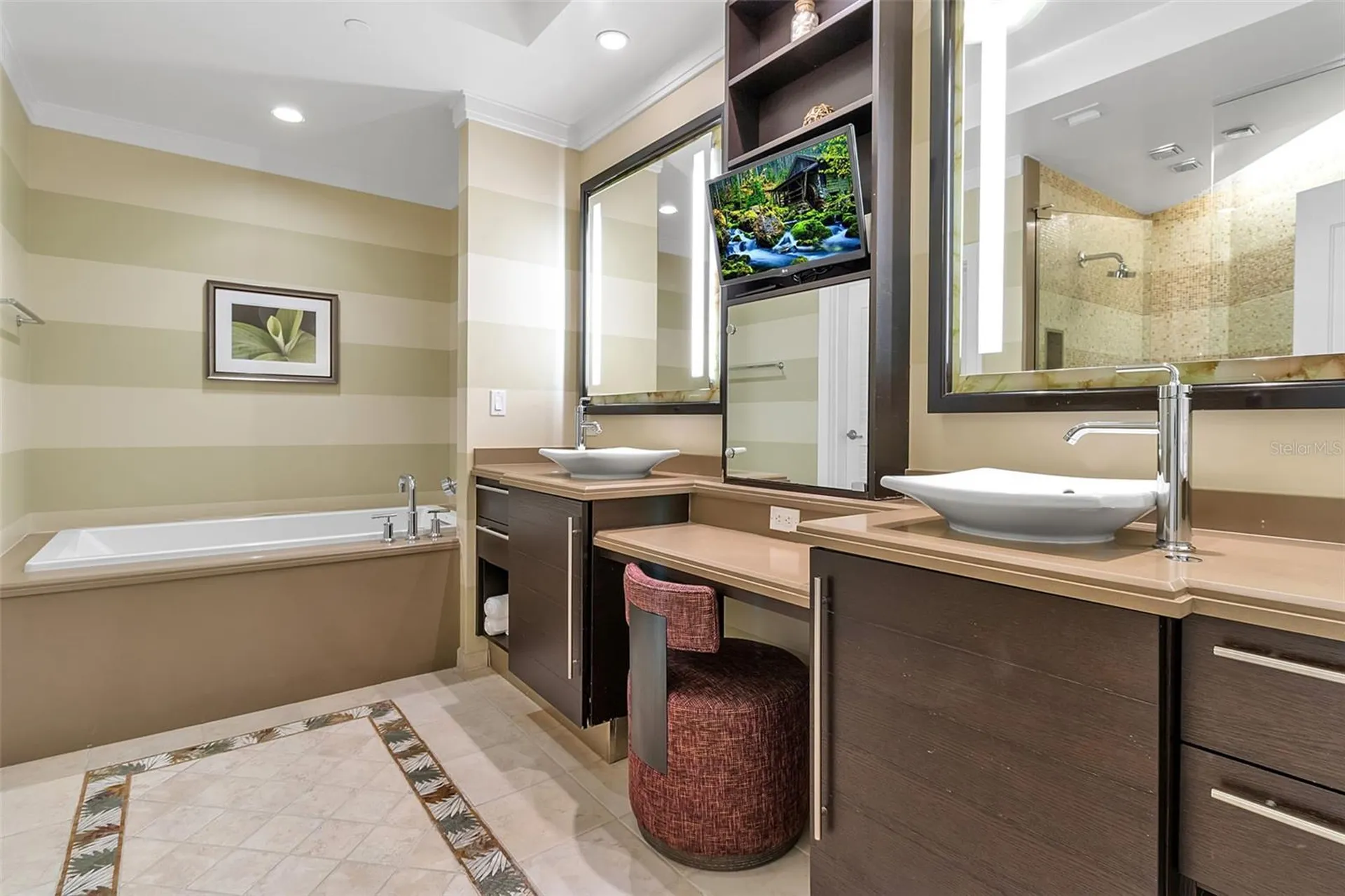 915 Seaside Drive Sarasota FL 34242