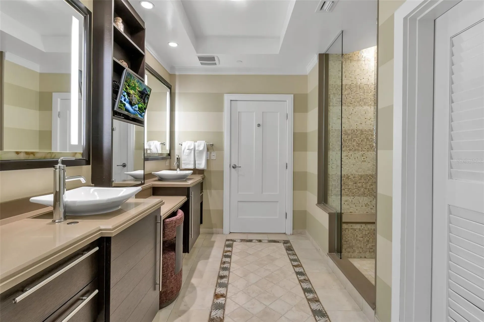 915 Seaside Drive Sarasota FL 34242