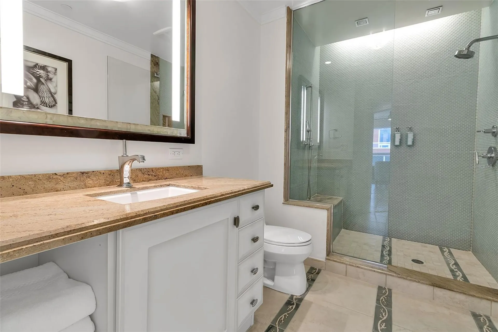 915 Seaside Drive Sarasota FL 34242