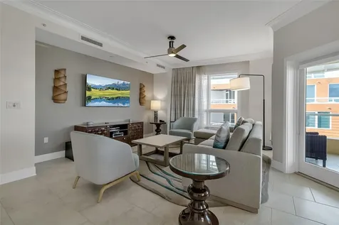 915 Seaside Drive Sarasota FL 34242