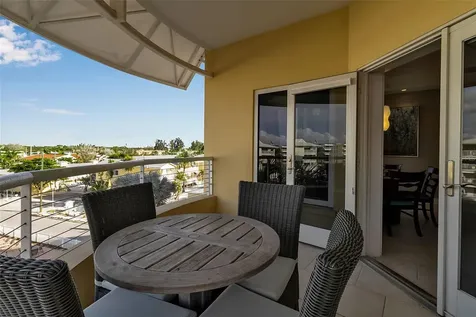 915 Seaside Drive Sarasota FL 34242