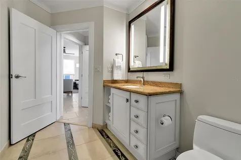 915 Seaside Drive Sarasota FL 34242
