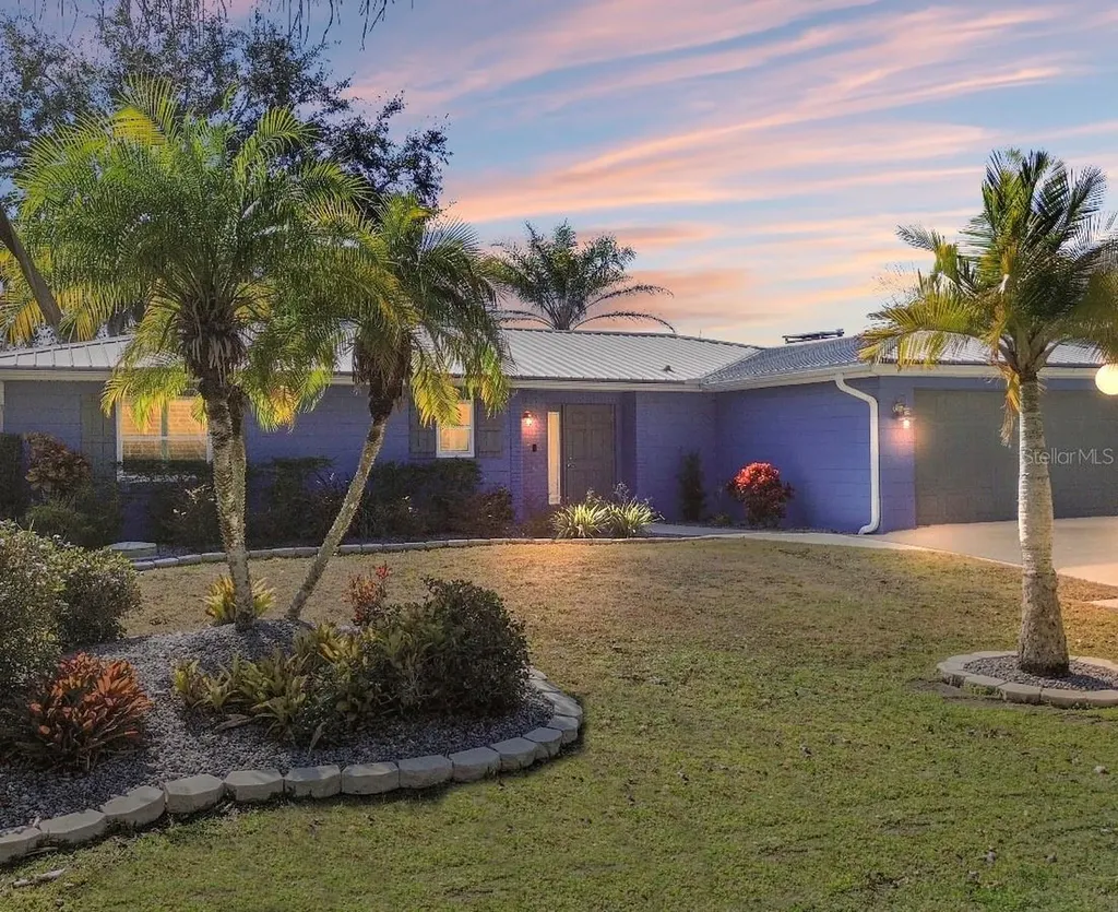 1621 Spring Garden Drive Astor FL 32102
