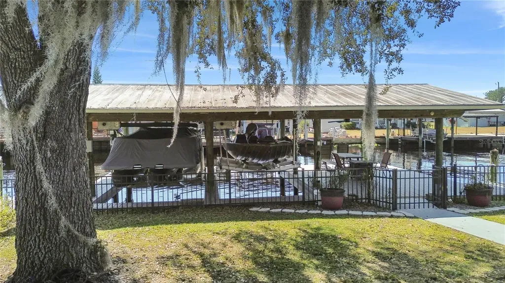 1621 Spring Garden Drive Astor FL 32102