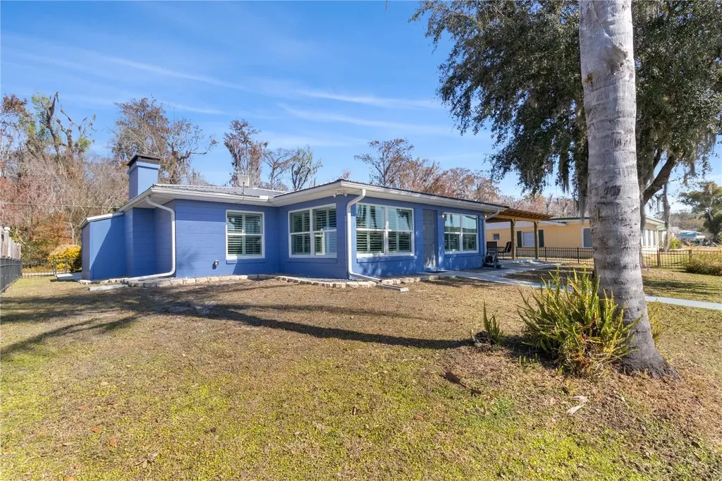 1621 Spring Garden Drive Astor FL 32102