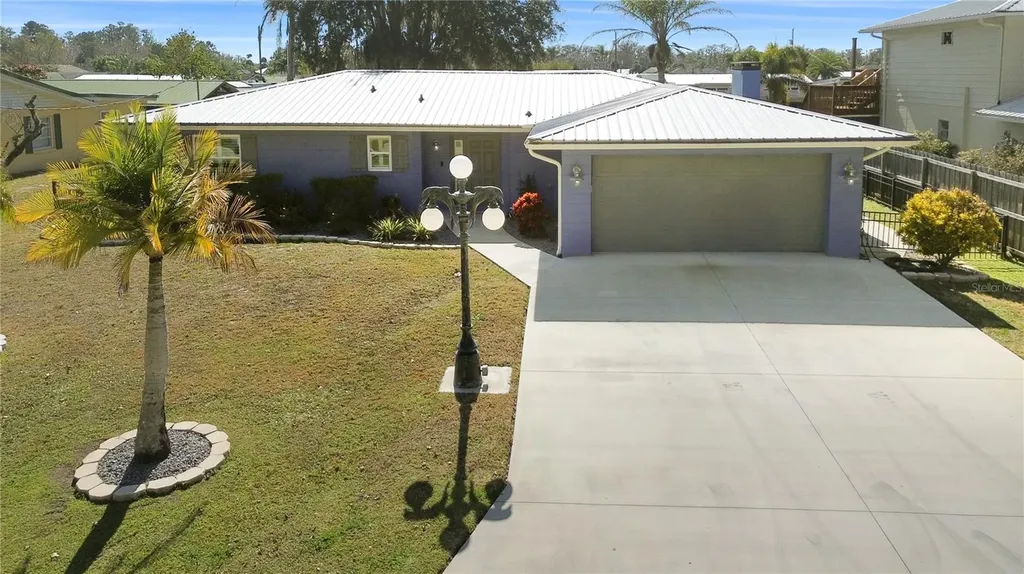1621 Spring Garden Drive Astor FL 32102