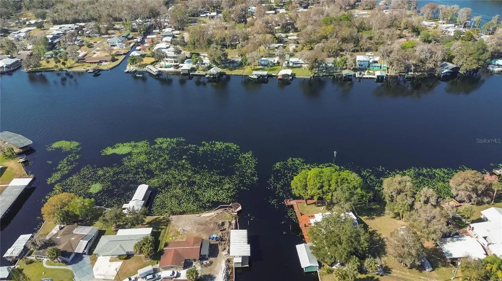 1621 Spring Garden Drive Astor FL 32102