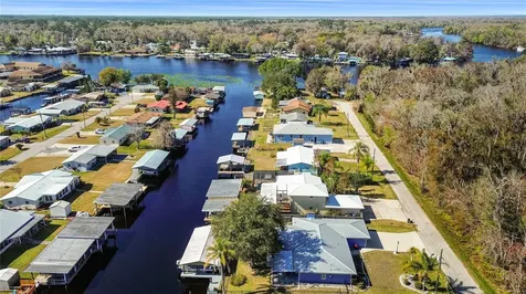 1621 Spring Garden Drive Astor FL 32102