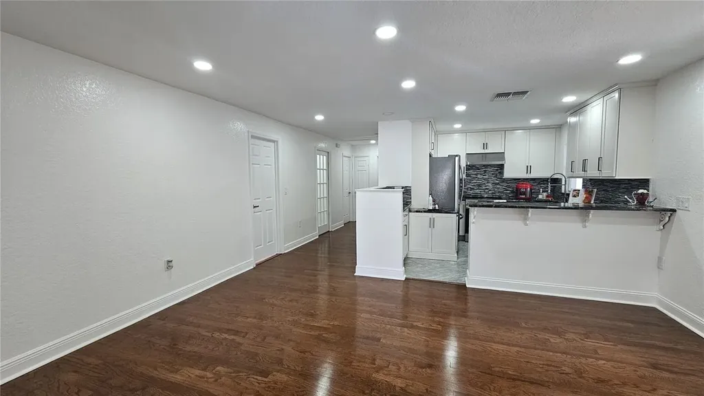 1092 N Florida Avenue Tarpon Springs FL 34689