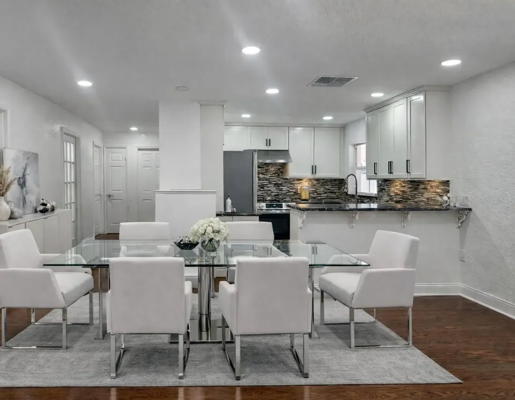 1092 N Florida Avenue Tarpon Springs FL 34689