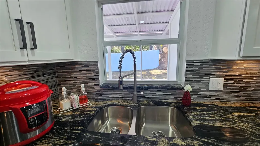 1092 N Florida Avenue Tarpon Springs FL 34689