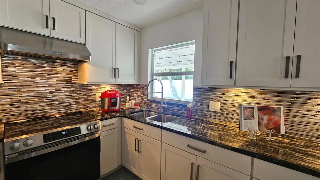 1092 N Florida Avenue Tarpon Springs FL 34689
