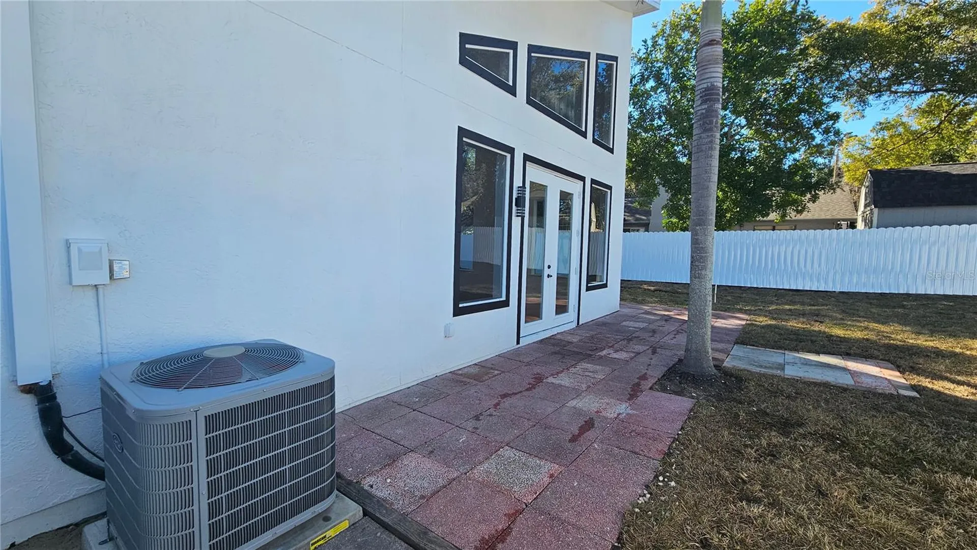 1092 N Florida Avenue Tarpon Springs FL 34689