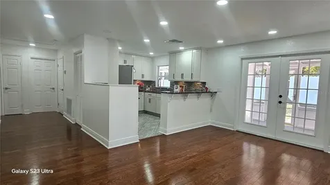 1092 N Florida Avenue Tarpon Springs FL 34689