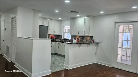 1092 N Florida Avenue Tarpon Springs FL 34689