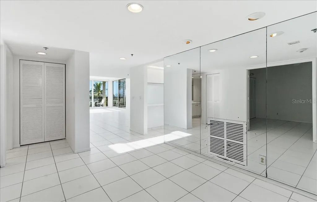 1065 Gulf Of Mexico Drive Longboat Key FL 34228