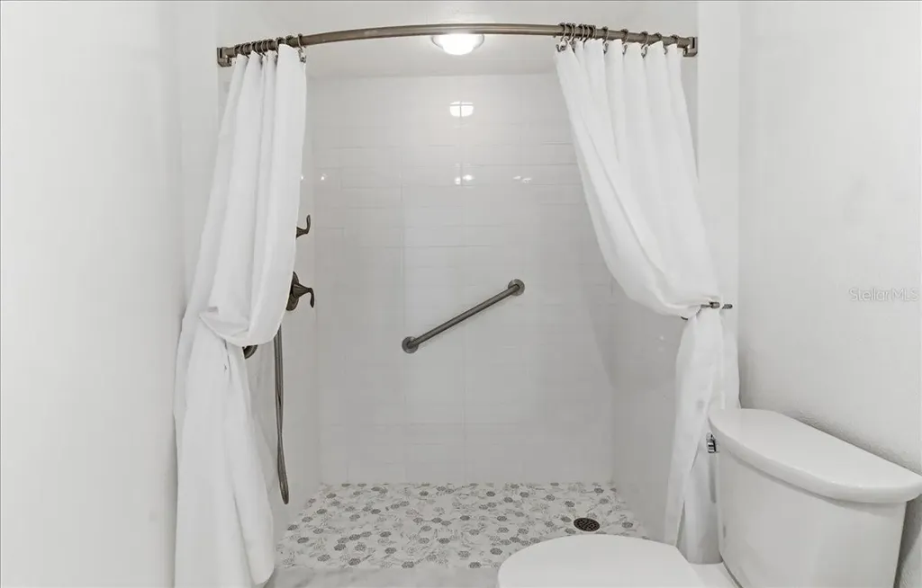 1065 Gulf Of Mexico Drive Longboat Key FL 34228