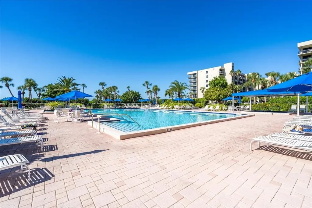 1065 Gulf Of Mexico Drive Longboat Key FL 34228