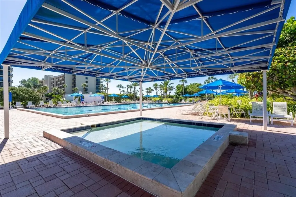 1065 Gulf Of Mexico Drive Longboat Key FL 34228