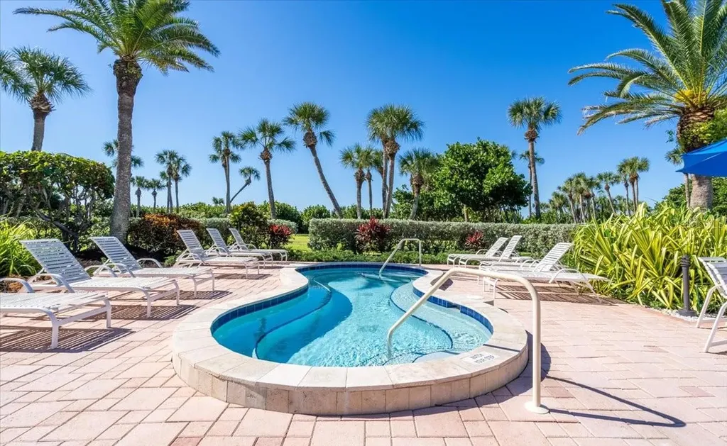 1065 Gulf Of Mexico Drive Longboat Key FL 34228