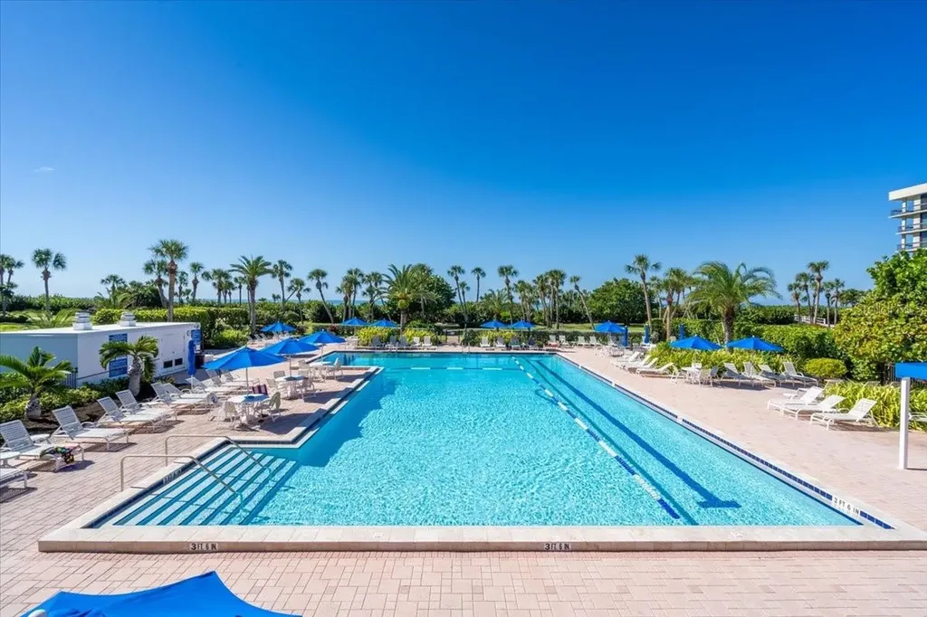 1065 Gulf Of Mexico Drive Longboat Key FL 34228