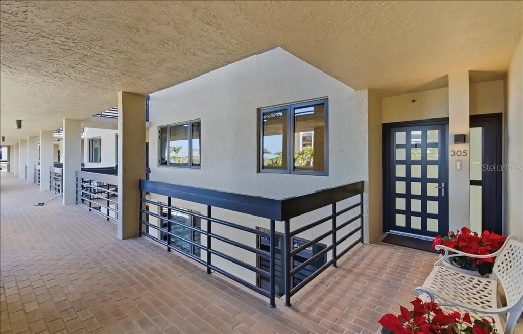 1065 Gulf Of Mexico Drive Longboat Key FL 34228