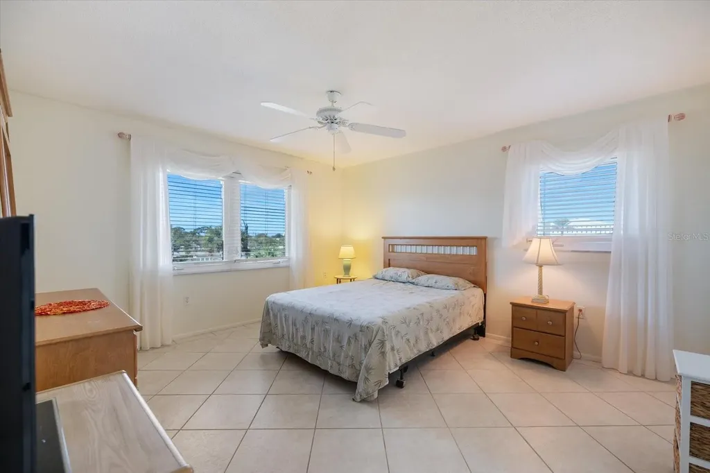 649 Tamiami Trail S Venice FL 34285