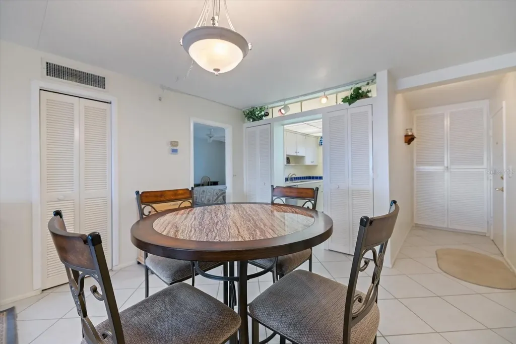 649 Tamiami Trail S Venice FL 34285