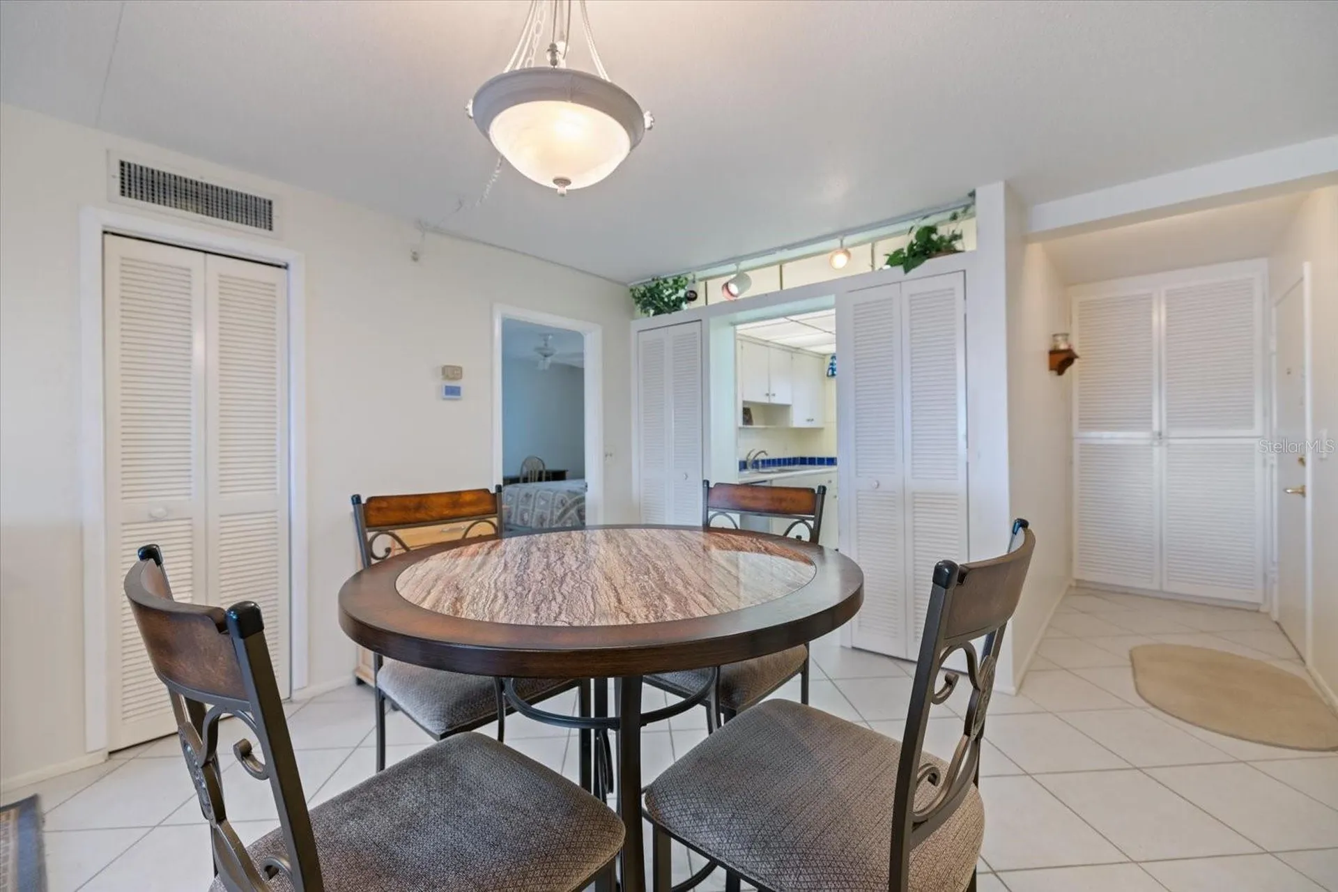 649 Tamiami Trail S Venice FL 34285