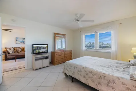 649 Tamiami Trail S Venice FL 34285