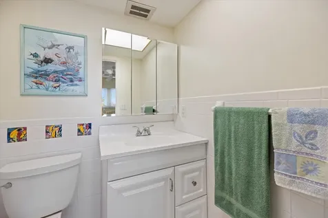 649 Tamiami Trail S Venice FL 34285