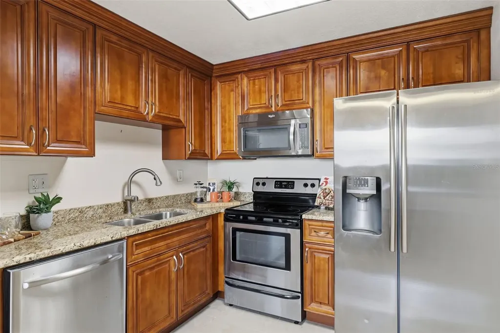 11808 Raintree Lake Lane Tampa FL 33617