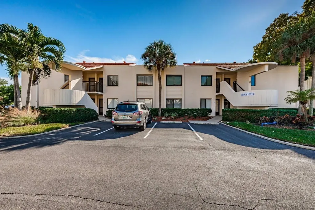 5724 Puerta Del Sol Boulevard S St Petersburg FL 33715