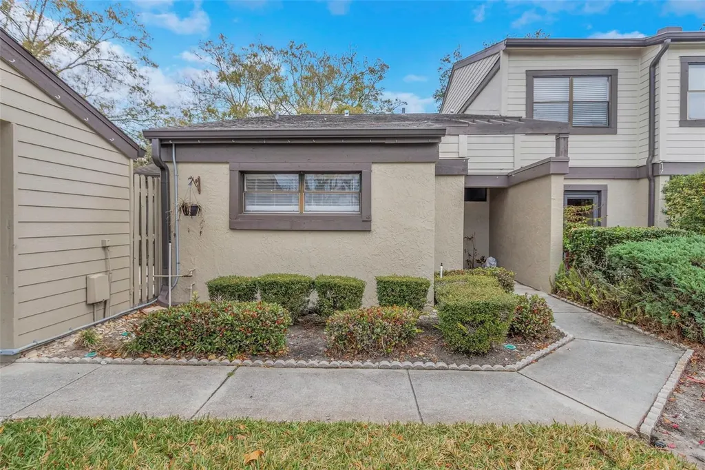 235 Woods Landing Trail Oldsmar FL 34677